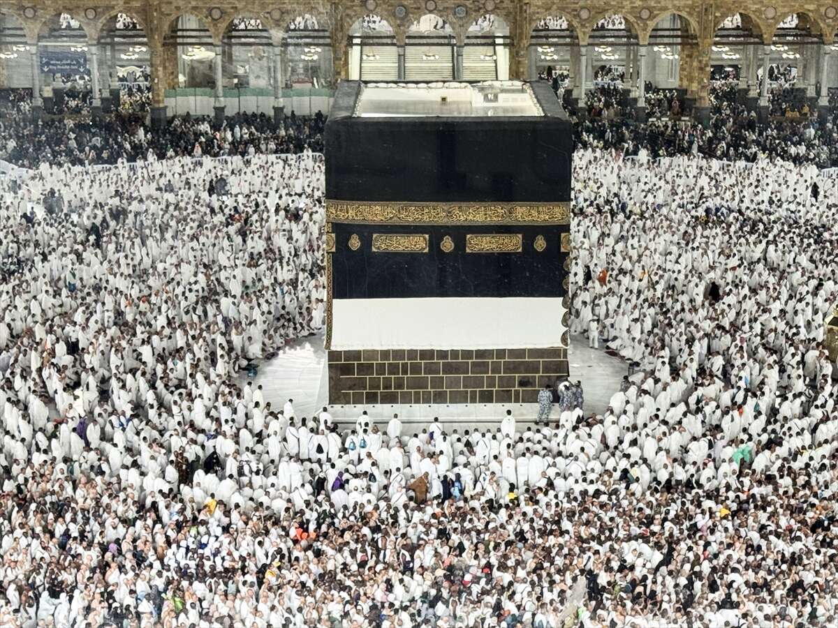 Mescid-i Haram’da yoğunluk sürüyor! Hacı adayları kutsal mekanlarda ibadet ediyor 9